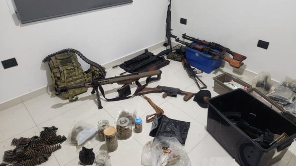 Detienen a seis y aseguran 34 explosivos en operativo de seguridad en Culiacán