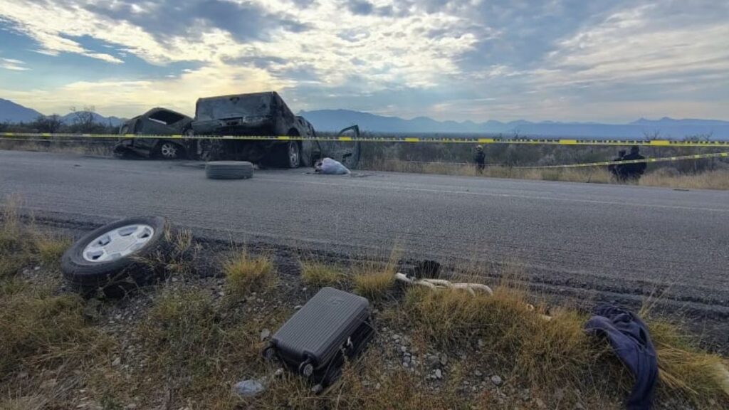 Trágico accidente en Lampazos deja a dos calcinados y varios heridos