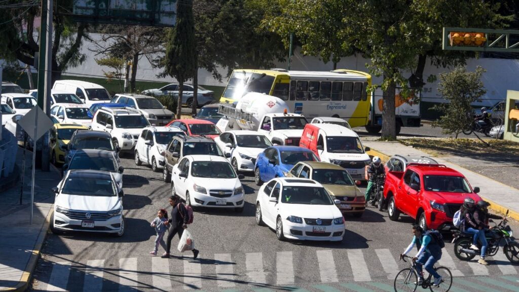 Hoy No Circula en CdMx y Edomex: Entérate Qué Autos No Pueden Circular Este Viernes