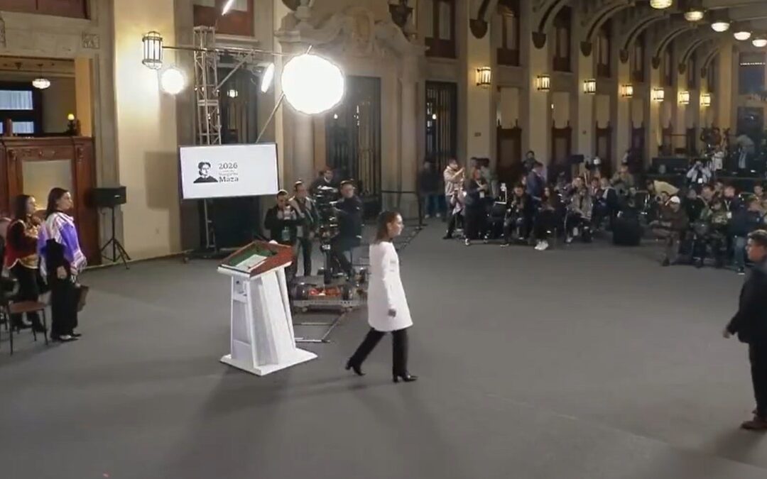 Claudia Sheinbaum se interrumpe durante la Mañanera del Pueblo por alerta sísmica