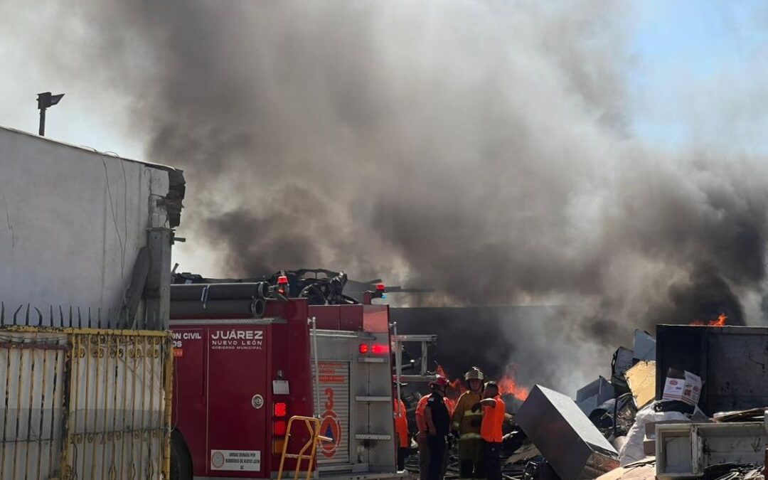 Incendio en Juárez: Cuerpos de Rescate Movilizados en Empresa Recicladora