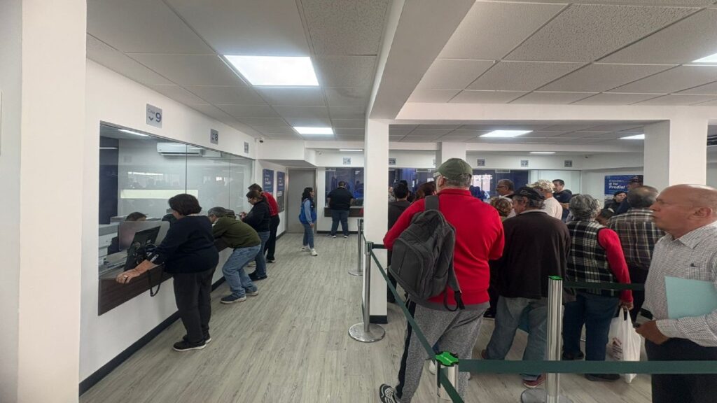 San Nicolás: Filas Largas para Pagar el Predial en el Segundo Día de 2026