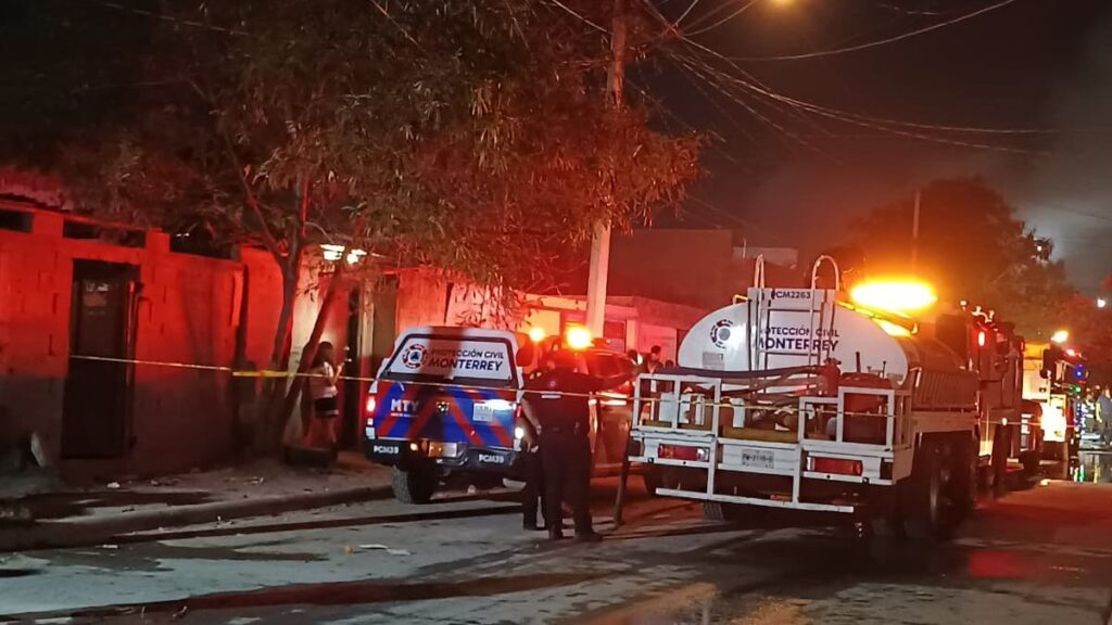 Incendio en Monterrey: Tejabán consumido en La Alianza sin heridos