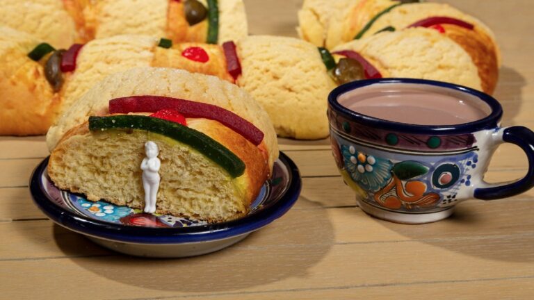 Descubre el Significado del Niño en la Rosca: Tradiciones Navideñas en Tampa Bay