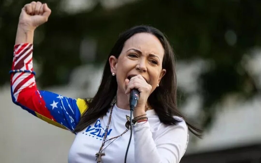 María Corina Machado Clama por una Transición Inmediata tras la Captura de Nicolás Maduro: ‘¡El Momento de la Libertad Ha Llegado!’