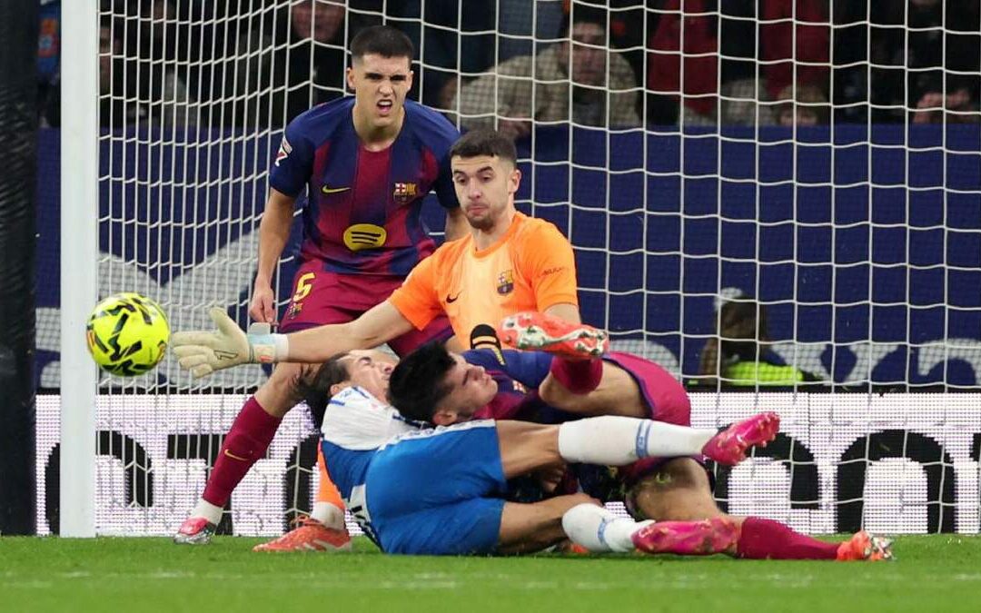 Joan García y su polémica jugada que sorprendió en el Espanyol vs Barcelona