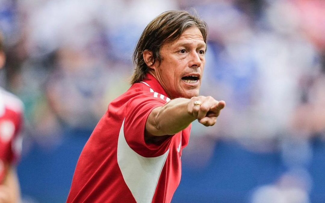 Matías Almeyda y el Sevilla en Crisis Tras Derrota Aplastante: Aficionados Exigen su Salida