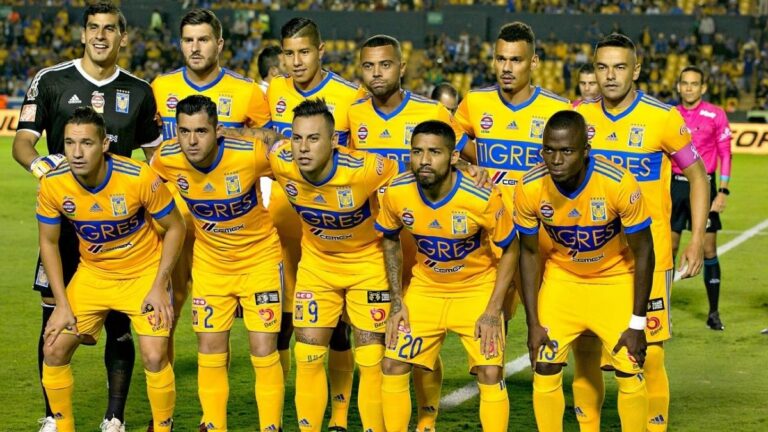 El Futbolista Mexicano que Superó a Tuca Ferretti: Titular contra el PSG en Francia