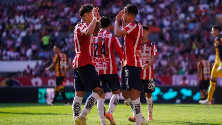 Chivas Brillan en la Copa Pacífica con Victoria Clamorosa Ante Leones Negros