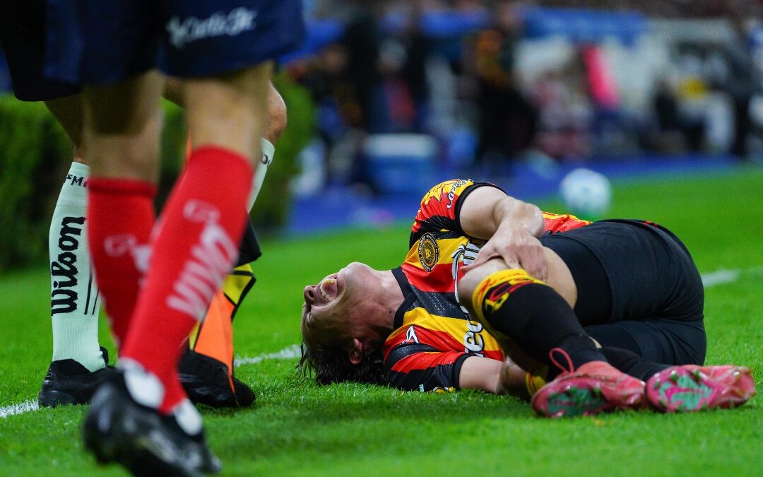 Leones Negros: Revelan la Condición Crítica de la Lesión de Carlos Fierro