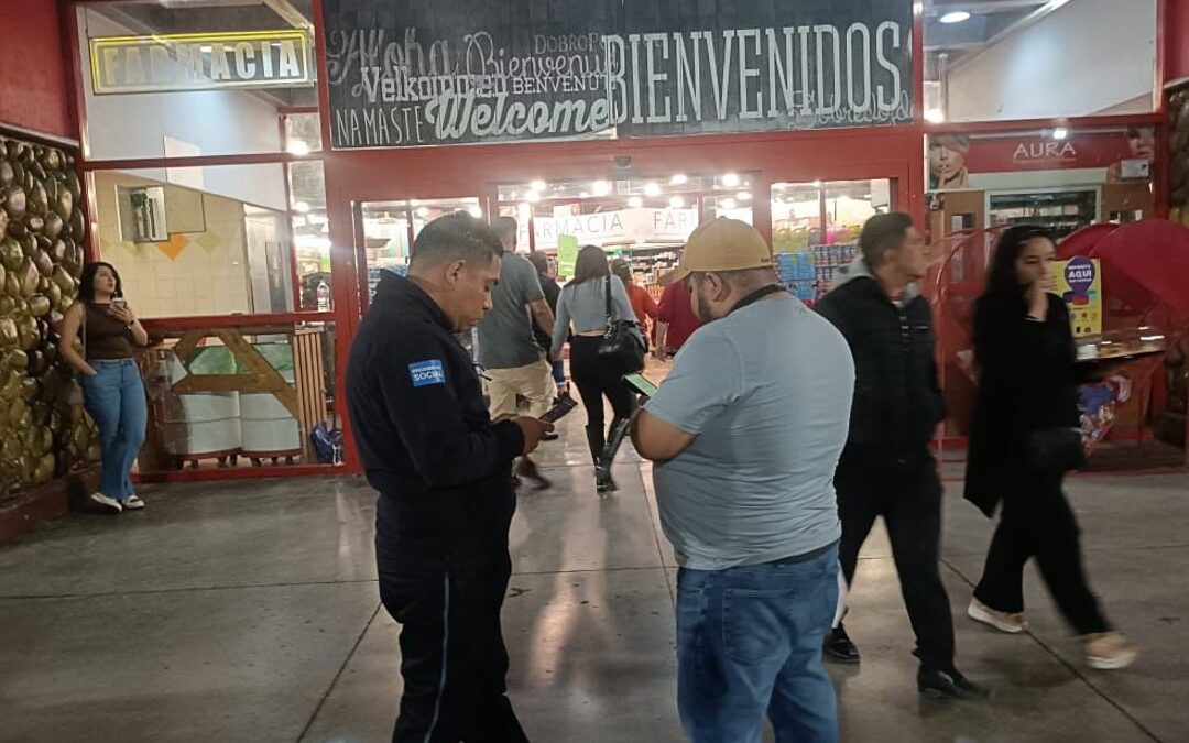 Incidente en Torreón: Exempleado de supermercado se prende fuego tras crisis emocional