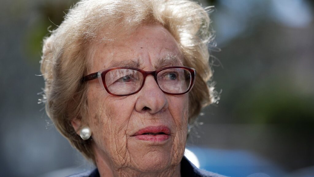 Murió Eva Schloss, la hermanastra de Ana Frank y sobreviviente de Auschwitz a los 96 años