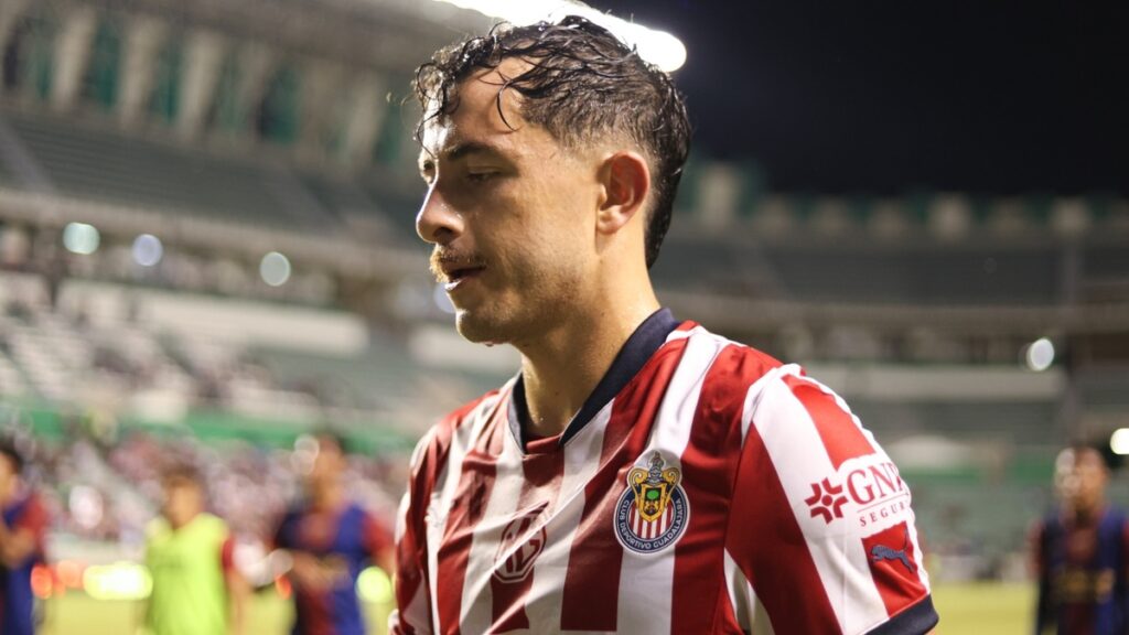 Chivas Anuncia oficialmente la Salida de Alan Mozo: Un Adiós Sentido