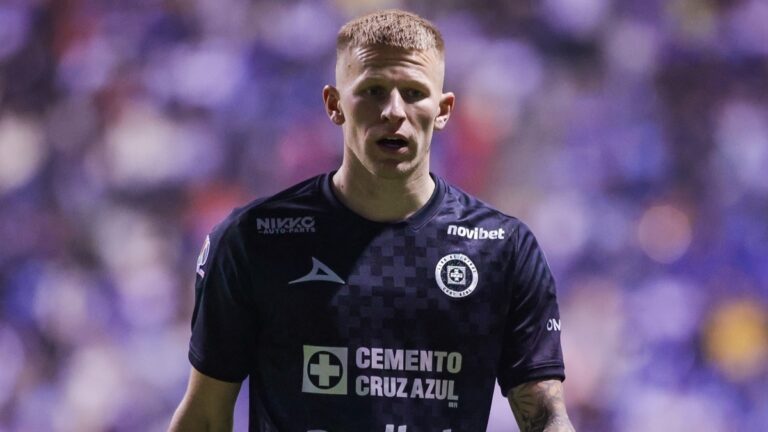 Houston Dynamo Busca a Mateusz Bogusz; Cruz Azul Considera su Salida