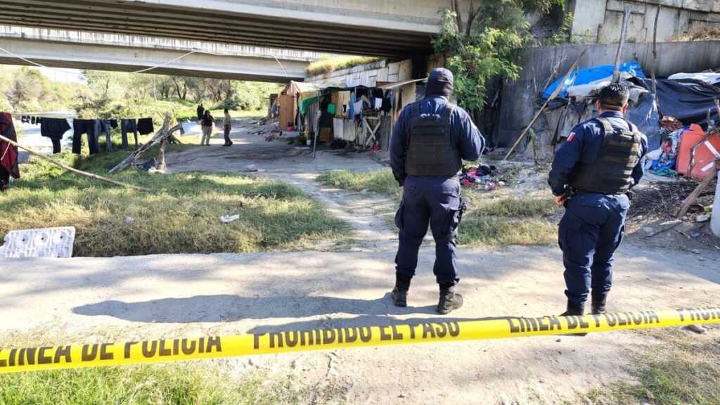 Trágico Suceso: Mujer Encontrada Muerta en un Cuarto de Cartón en Apodaca, Nuevo León