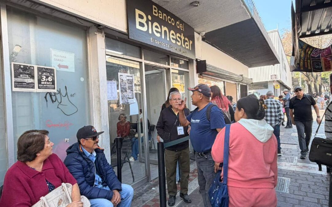 Pensión del Bienestar: Consulta Cómo se Encuentra la Fila en el Banco de Avenida Juárez en Guadalajara