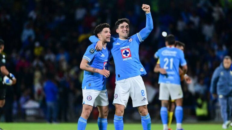 Cruz Azul Reduce su Plantilla: Solo Tres Jugadores Mayores de 30 Años Quedan