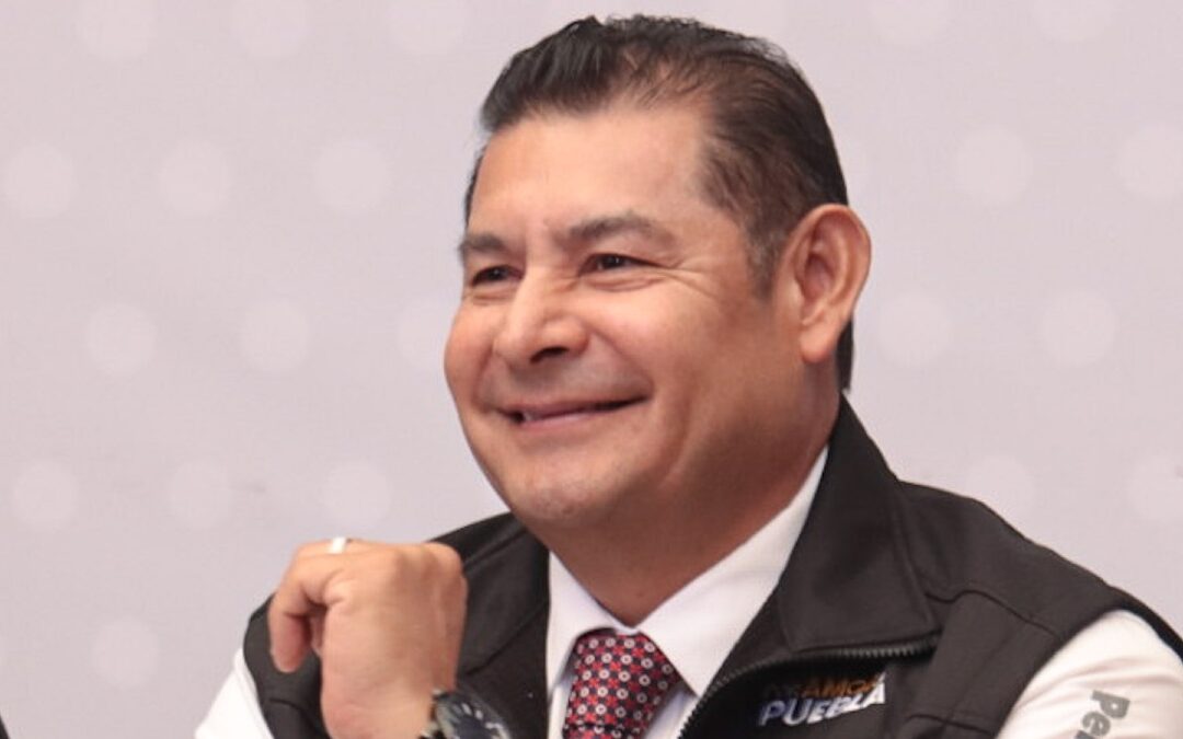 Armenta Llama a los Alcaldes del Triángulo Rojo a Actuar Contra los Deshuesaderos de Vehículos