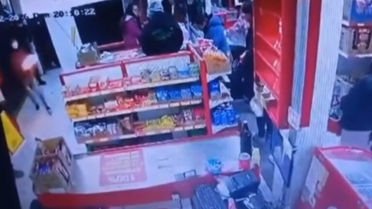 Valle de Chalco: Hombres lanzan bombas molotov a Tienda 3B dejando un menor y un hombre quemados