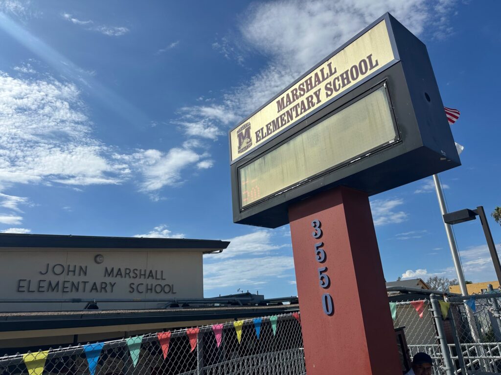 “No nos enfocamos en escuelas”: ICE niega operativo cerca de primaria en San Diego